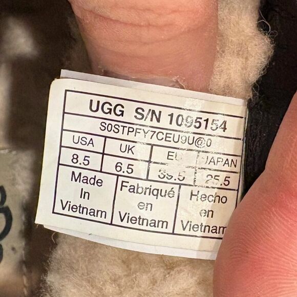 UGG Black Leather Women's Cheyne Ankle Boot sz 8.5 - Picture 4 of 10